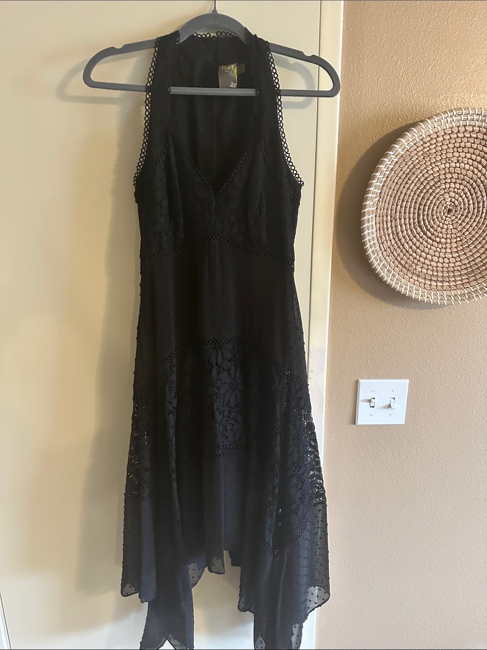 Beautiful Taylor Black Lace High-Low Handkerchief Dress